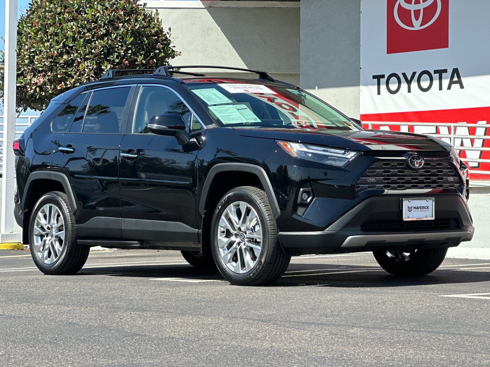 Used 2025 Toyota RAV4 Limited w/ Weather Package AWD/4WD image 8