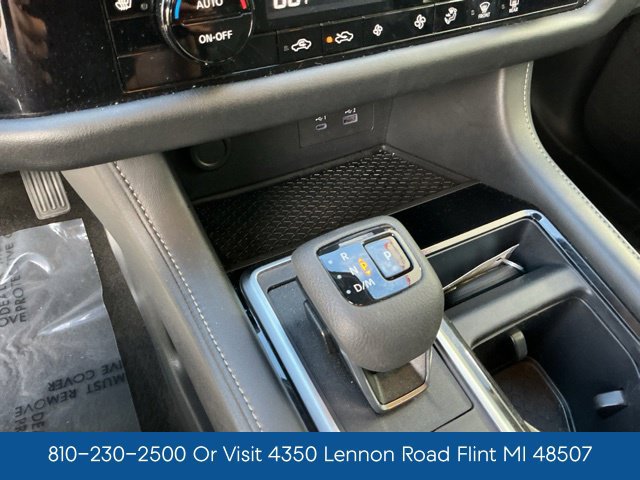 Used 2024 Nissan Pathfinder SV FWD image 31