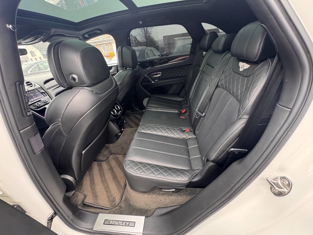 Used 2018 Bentley Bentayga Activity image 16