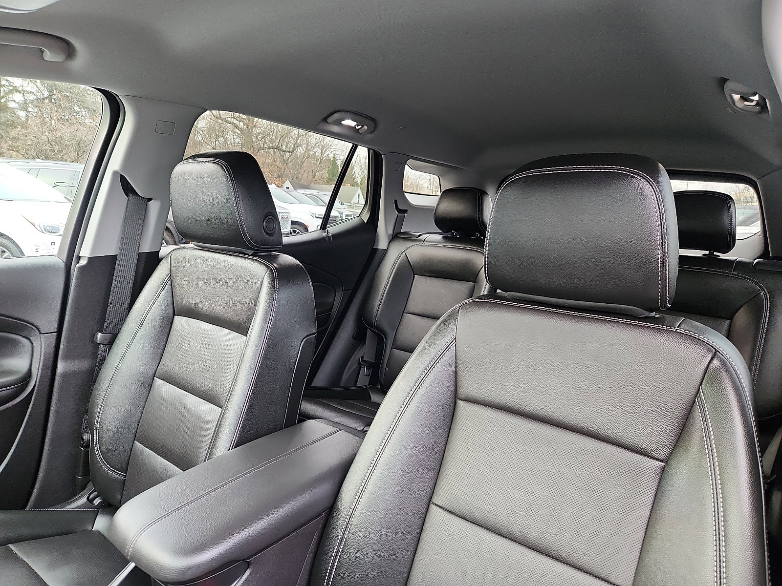 Used 2024 GMC Terrain SLT w/ Infotainment Package II image 15