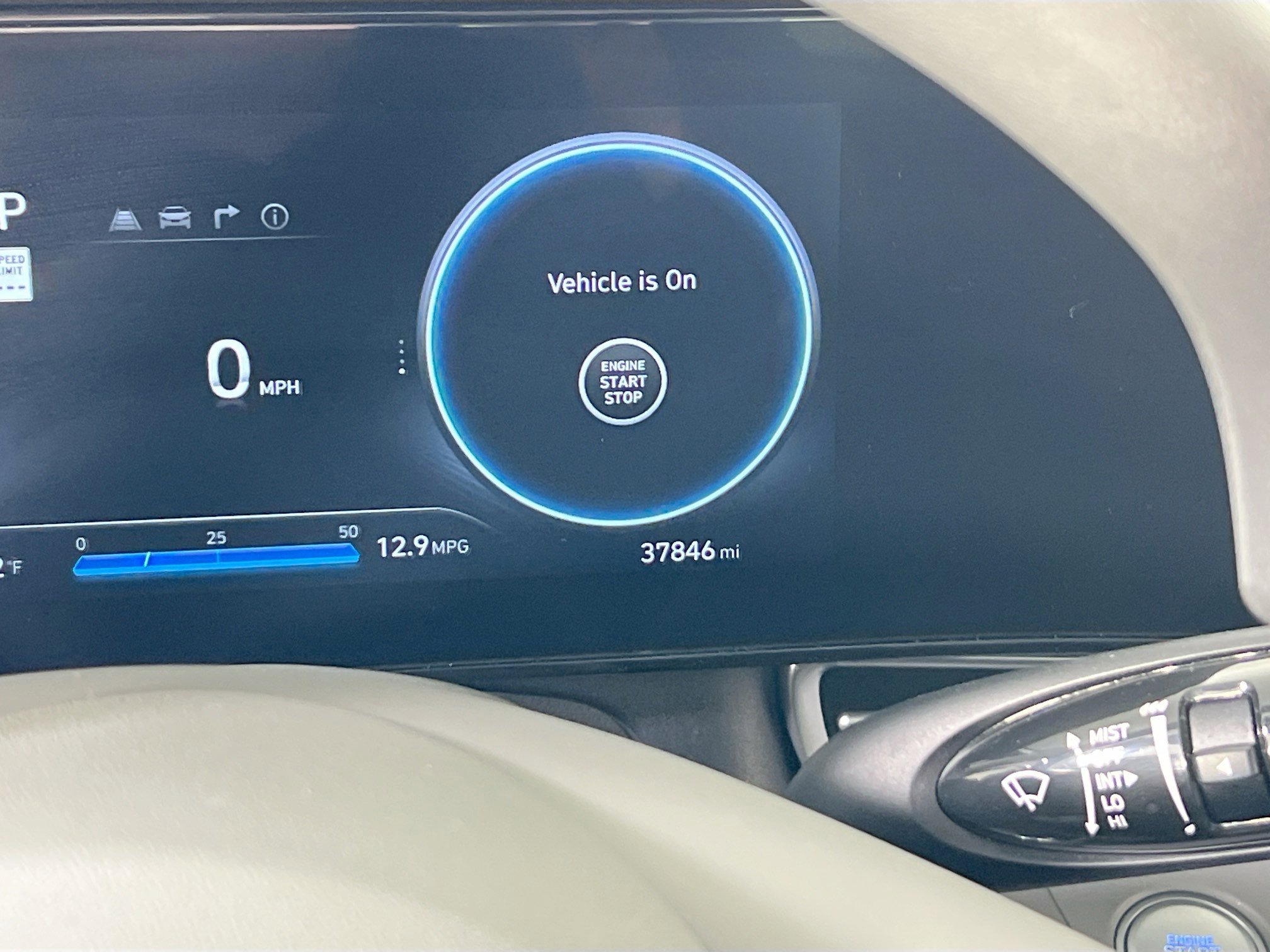 Used 2024 Hyundai Elantra SEL image 12