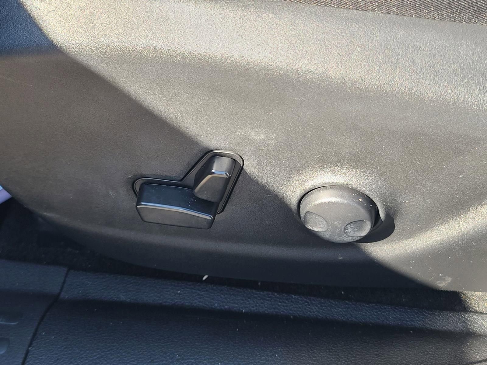 Used 2022 Jeep Cherokee Limited image 13