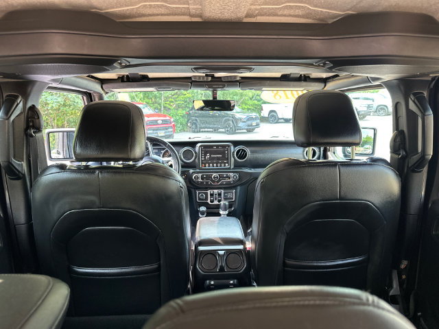 Used 2018 Jeep Wrangler Unlimited Sahara AWD/4WD image 14
