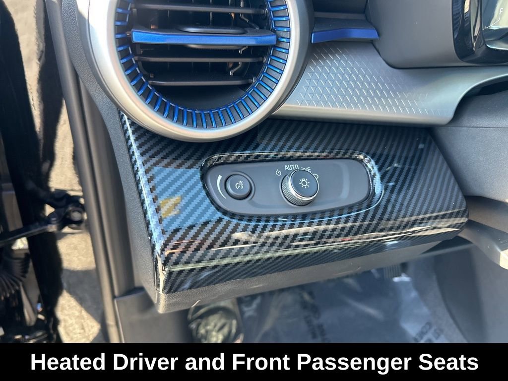 Used 2025 Chevrolet Trax LS w/ LS Convenience Package FWD image 32