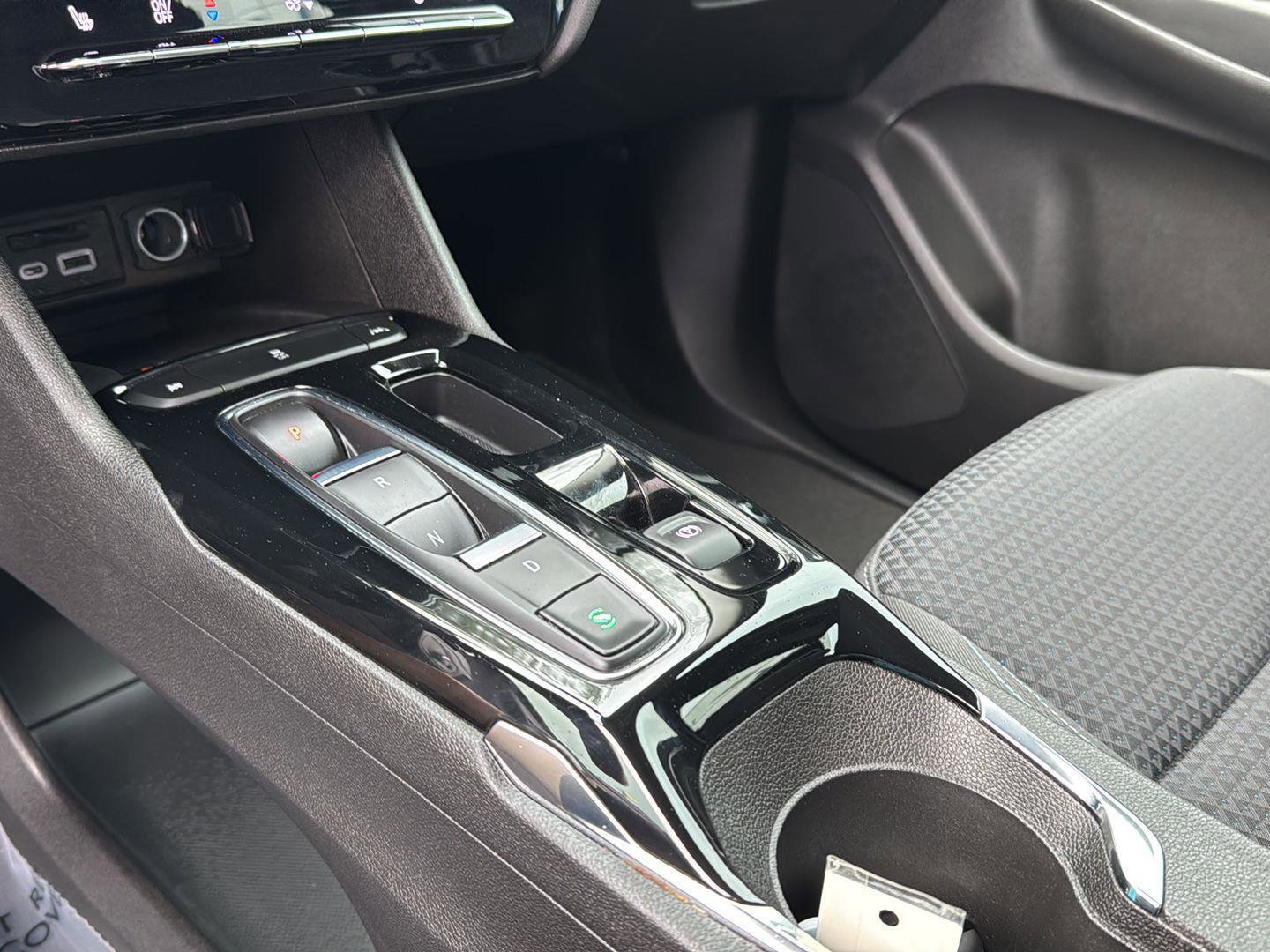 Used 2023 Chevrolet Bolt EUV LT w/ Comfort Package image 26