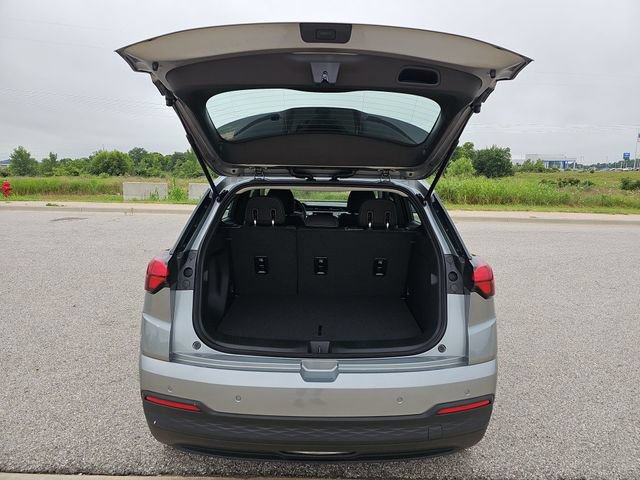 New 2027 Chevrolet Bolt LT w/ Comfort Package FWD image 25