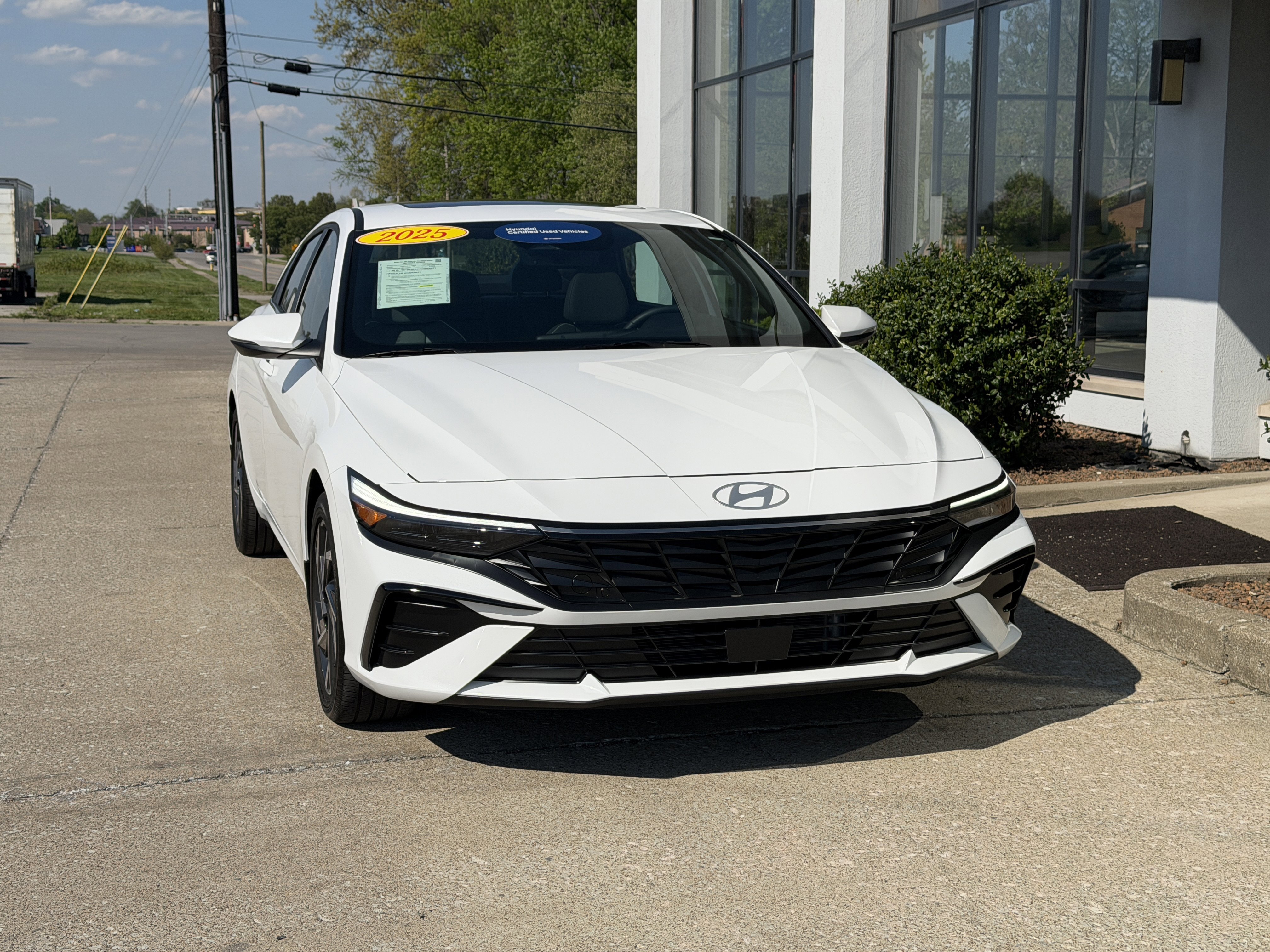 Certified 2025 Hyundai Elantra Limited image 13