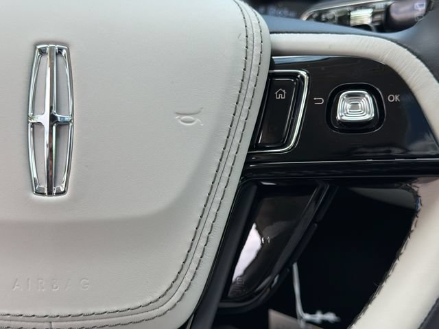 New 2026 Lincoln Aviator 2WD w/ Jet Appearance Package image 32