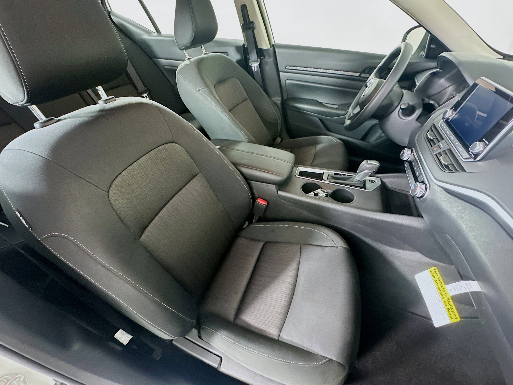 Used 2025 Nissan Altima 2.5 S FWD image 28