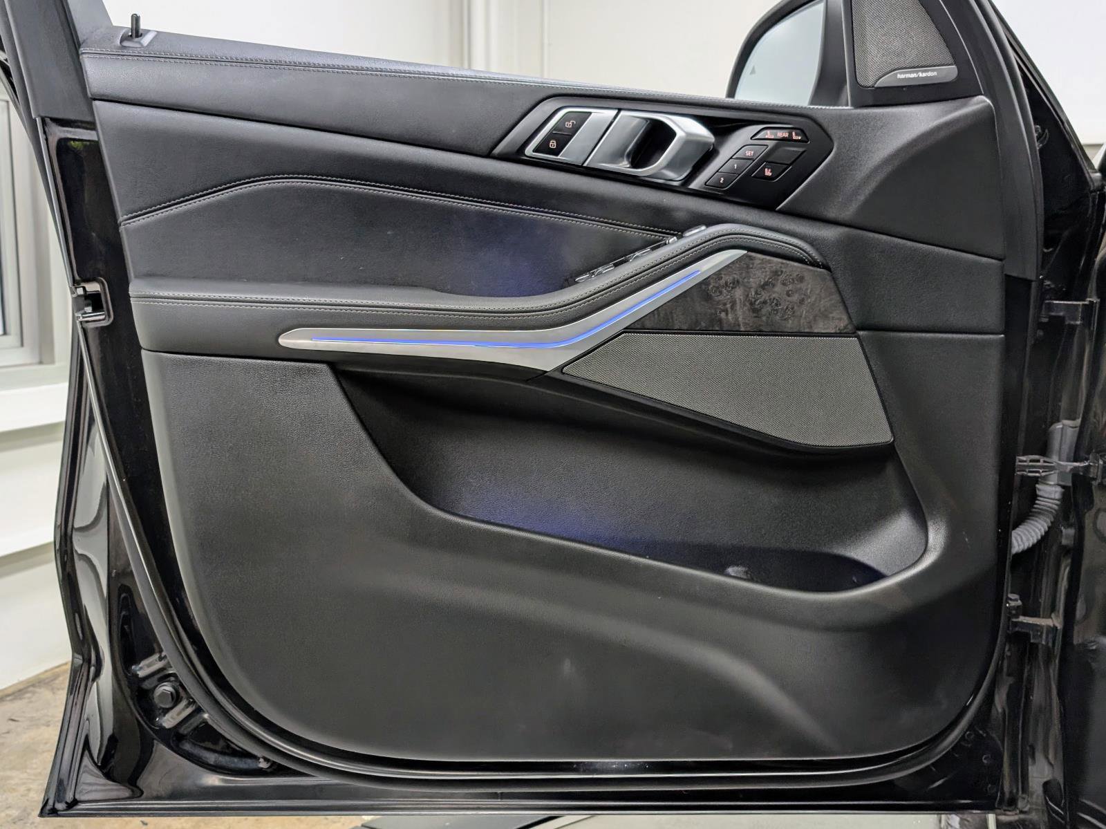 Used 2023 BMW X7 xDrive40i w/ Premium Package image 13