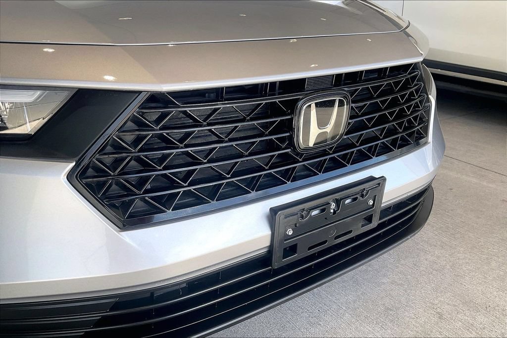 Used 2025 Honda Accord Sport image 28