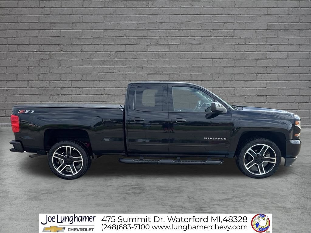 Used 2019 Chevrolet Silverado 1500 LT w/ LPO, Black Pack AWD/4WD image 2
