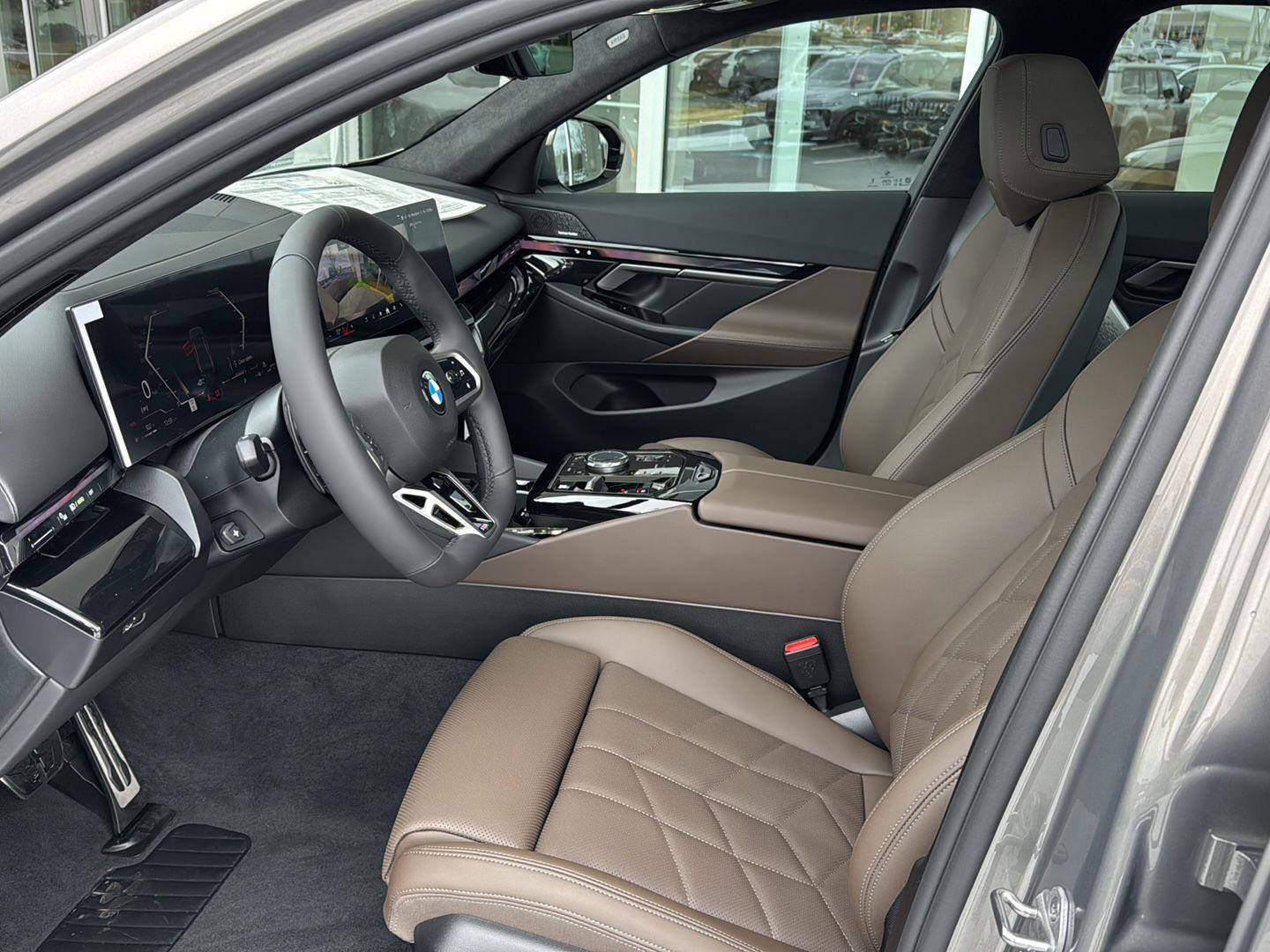 New 2026 BMW 540i xDrive w/ M Sport Package image 8