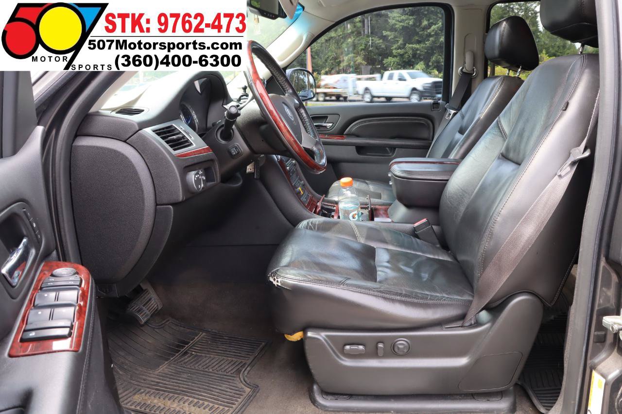 Used 2010 Cadillac Escalade Premium AWD/4WD image 14