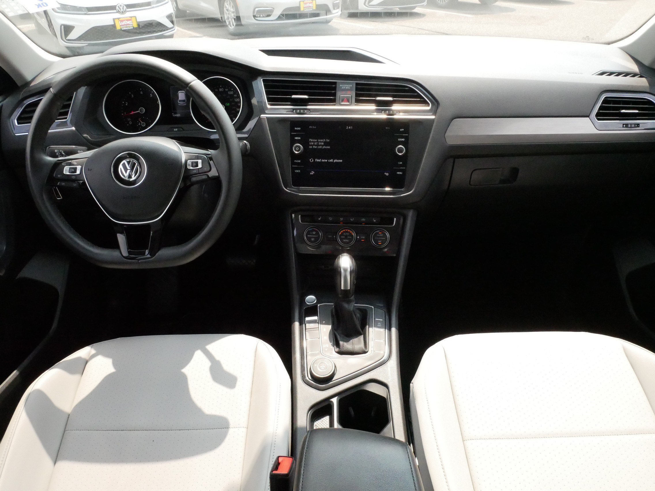 Used 2020 Volkswagen Tiguan SE AWD/4WD image 10