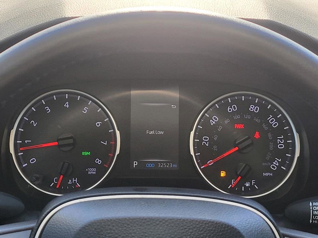 Used 2022 Toyota RAV4 XLE Premium image 32