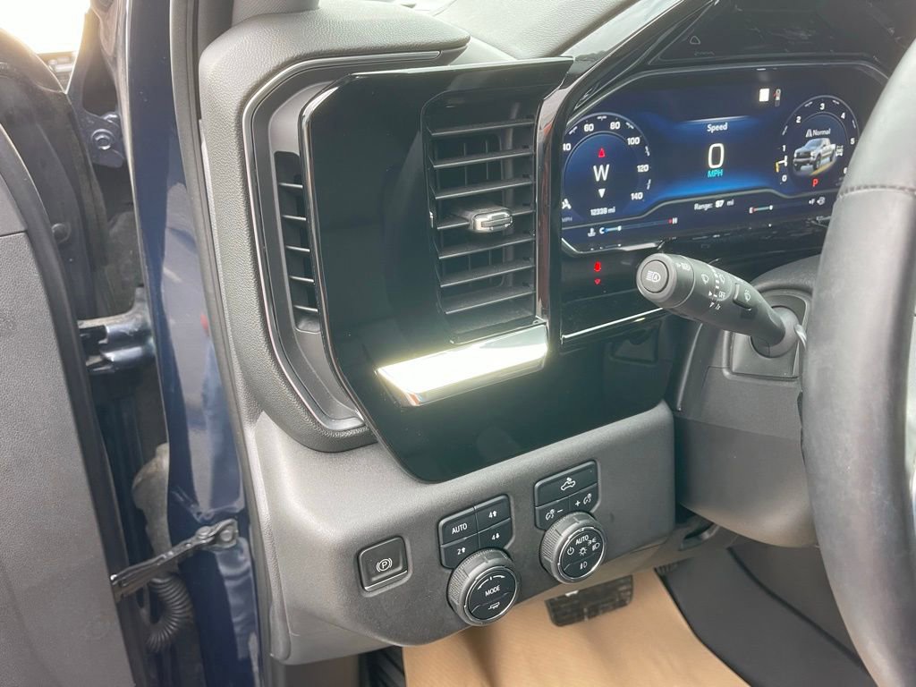 Used 2023 Chevrolet Silverado 1500 LT Trail Boss w/ Convenience Package II image 13