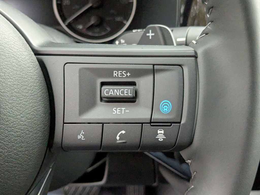 New 2025 Nissan Pathfinder SV image 17