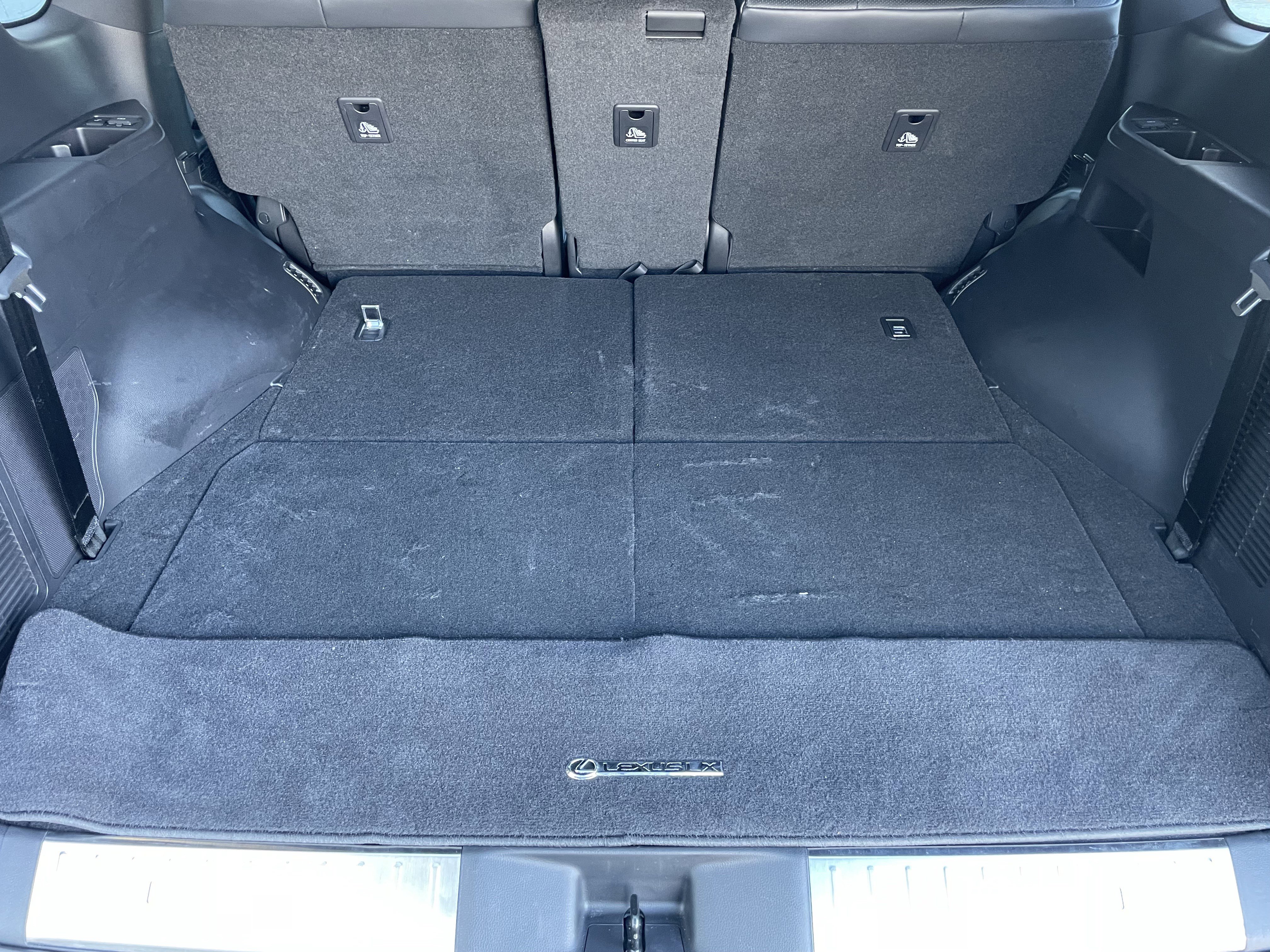 Used 2024 Lexus LX 600 4WD w/ Luxury Package image 36