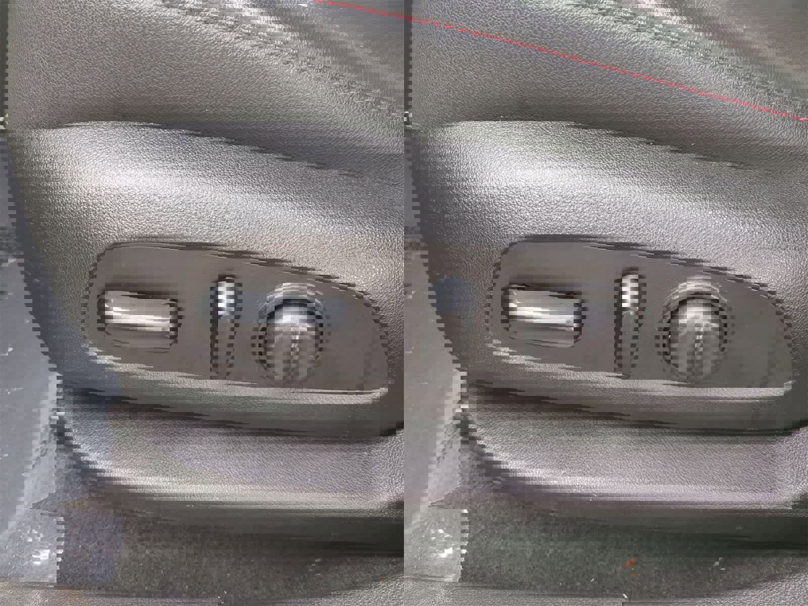 Used 2019 Chevrolet Blazer RS image 17