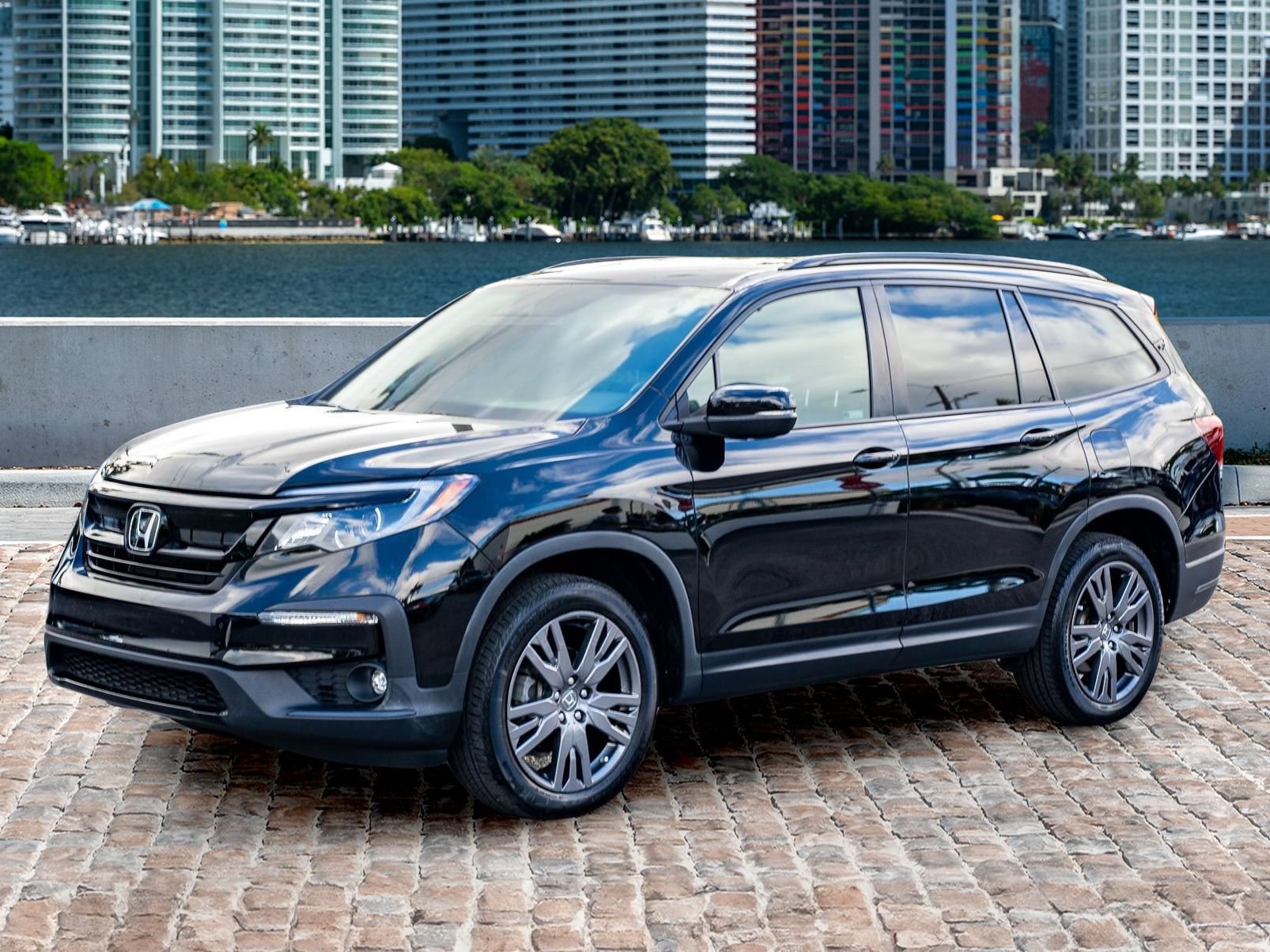 Used 2022 Honda Pilot Sport image 1