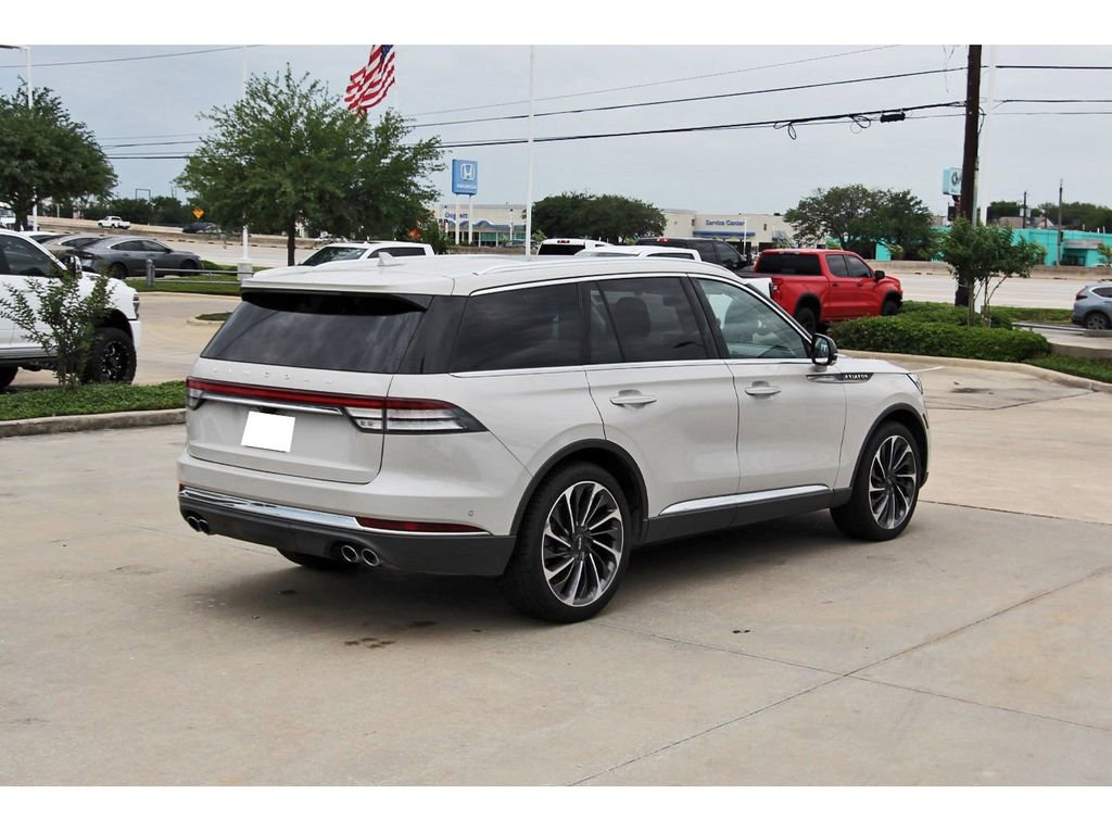 Used 2020 Lincoln Aviator Reserve w/ Equipment Group 202A image 6