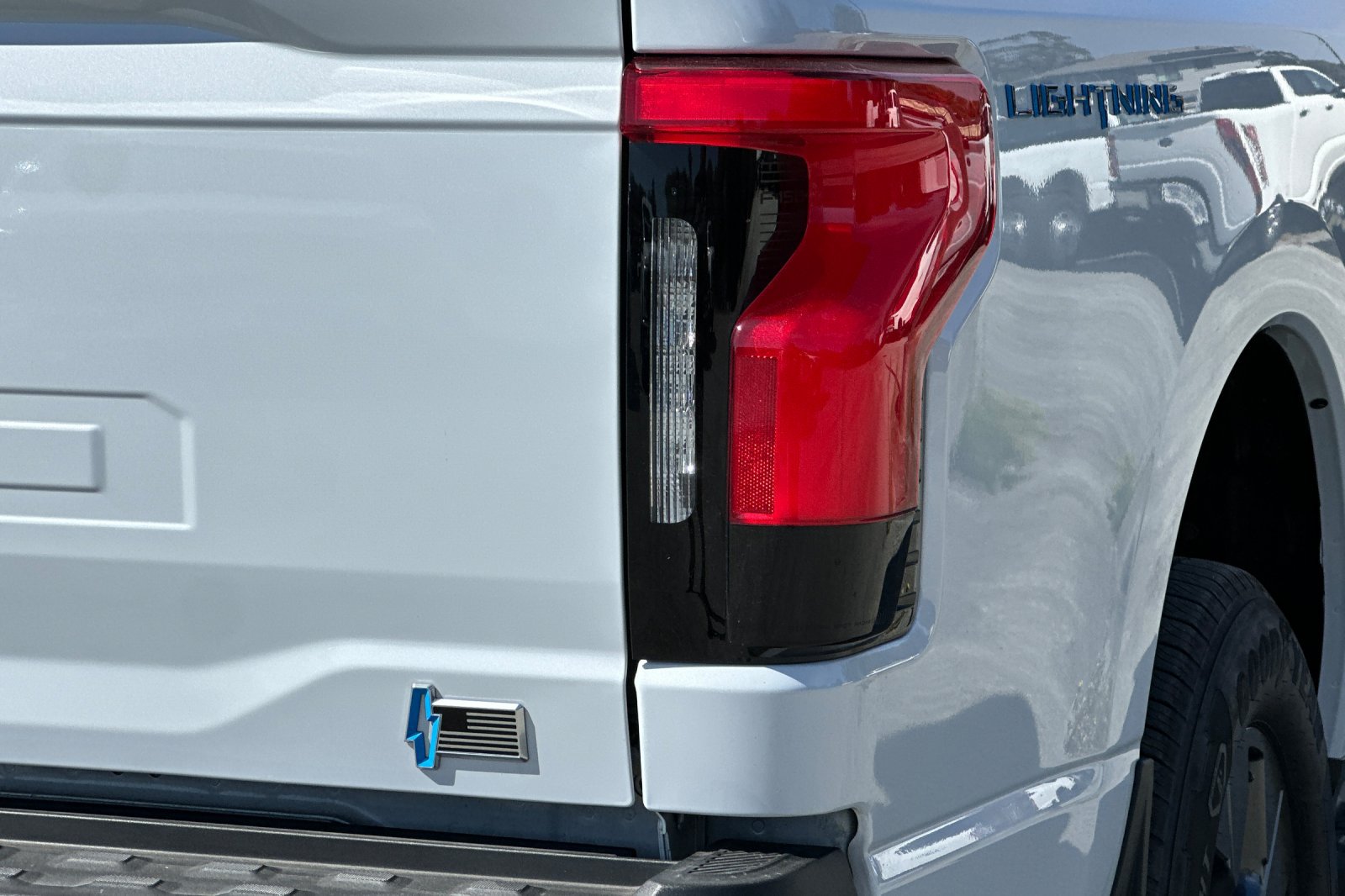 Used 2025 Ford F150 Lightning Flash AWD/4WD image 24