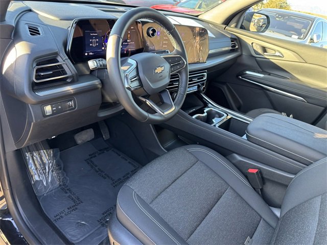 Used 2025 Chevrolet Traverse LT image 10