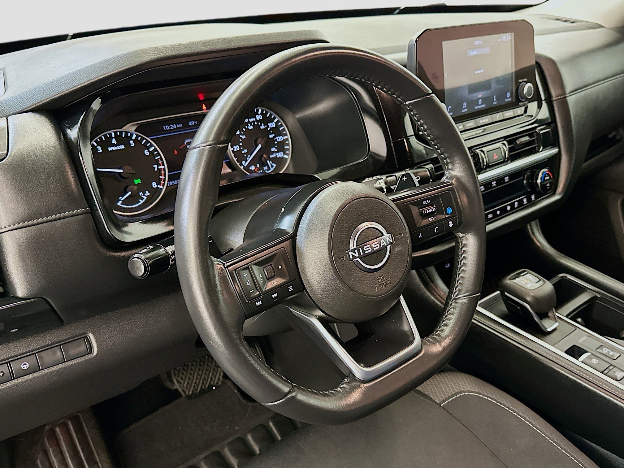 Used 2024 Nissan Pathfinder SV image 18