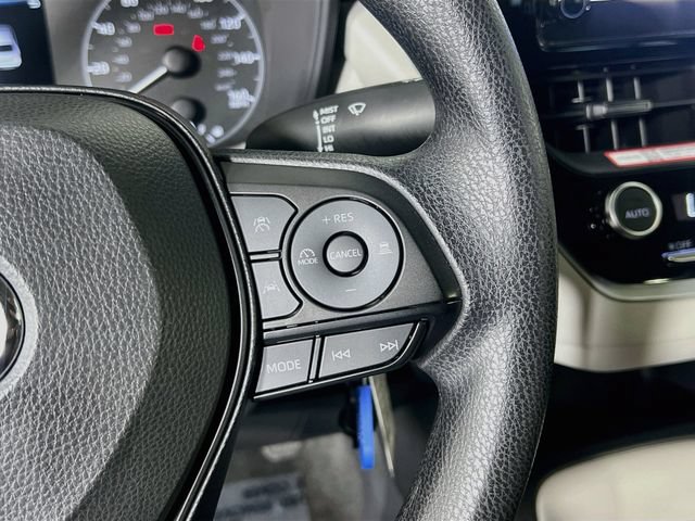 Used 2025 Toyota Corolla LE FWD image 18