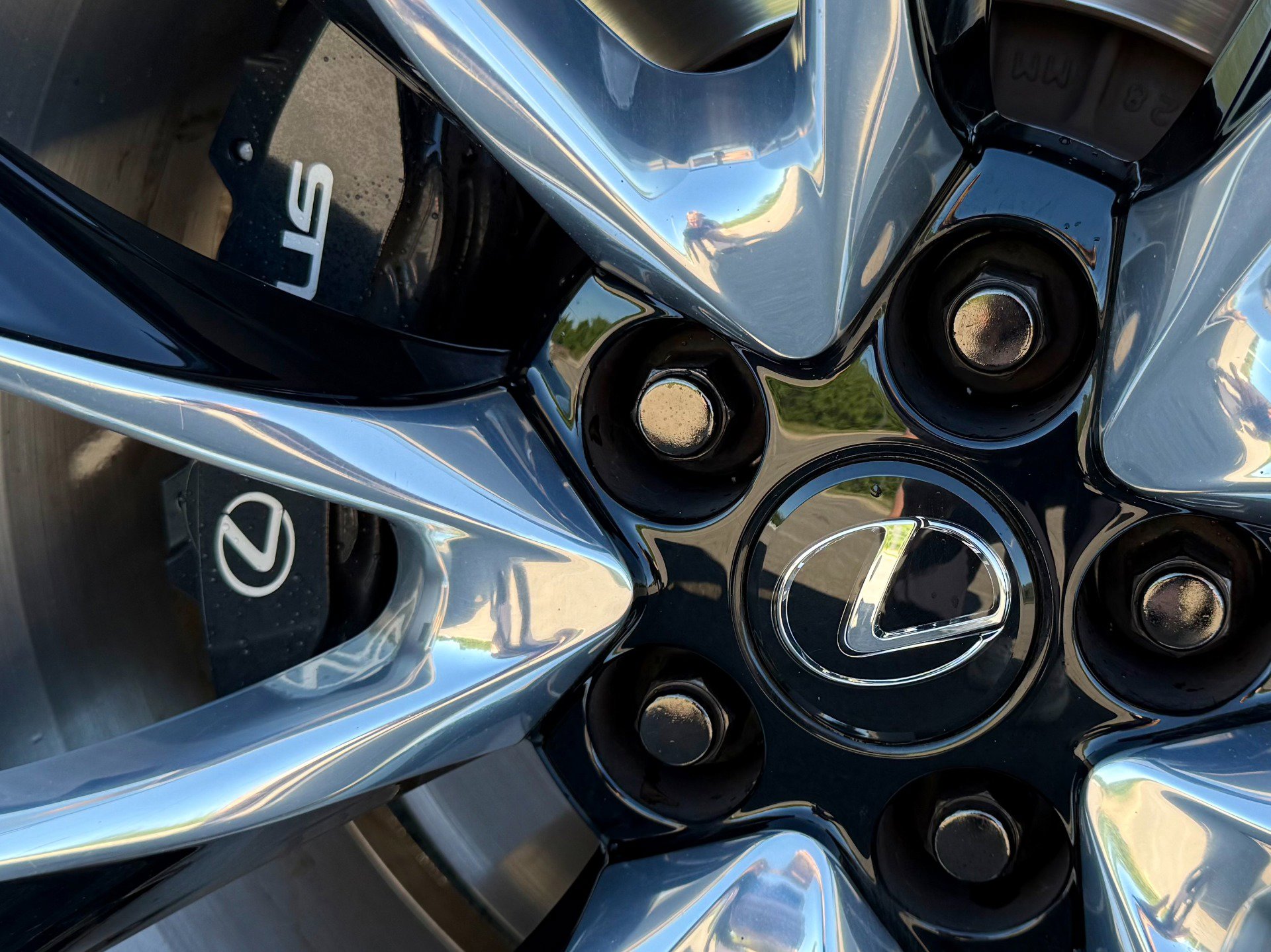Used 2018 Lexus LC 500 Coupe w/ Sport Package RWD image 37