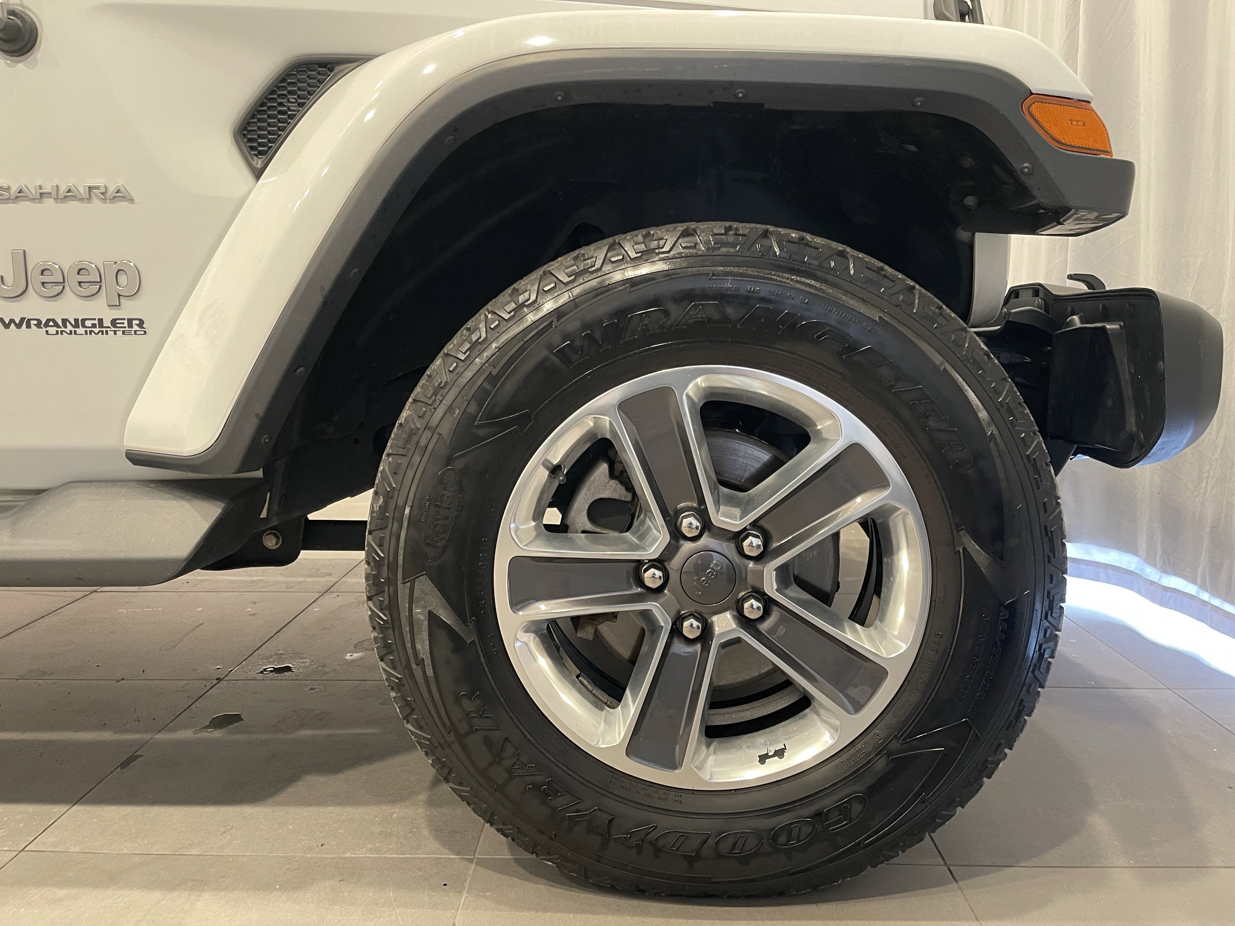 Used 2020 Jeep Wrangler Unlimited Sahara AWD/4WD image 11