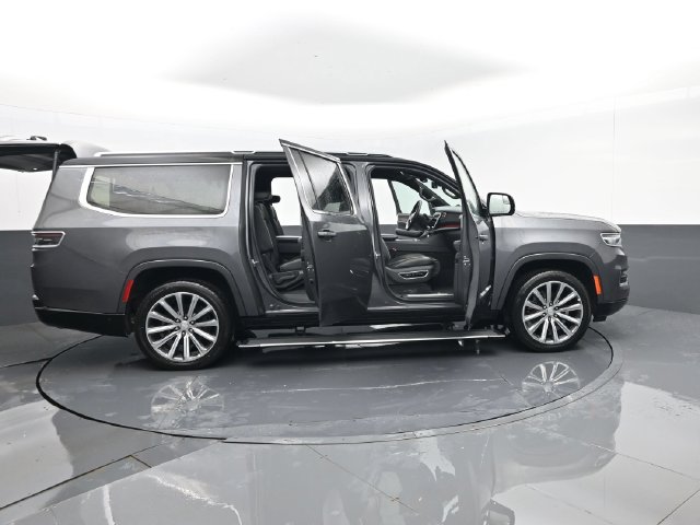 Used 2023 Jeep Grand Wagoneer L Series II AWD/4WD image 37
