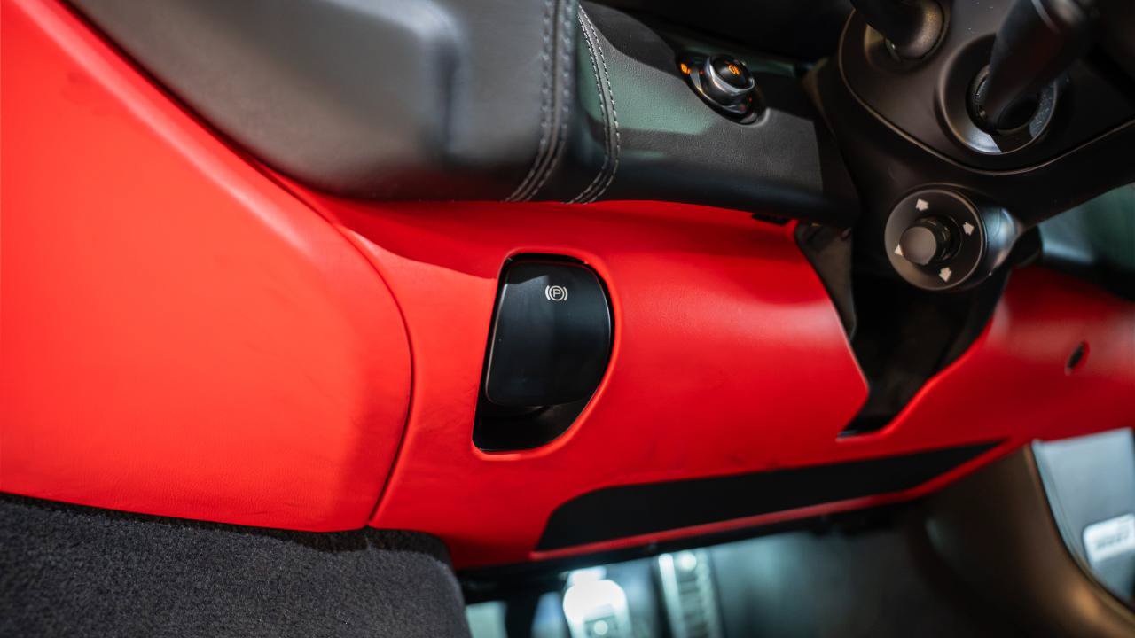 Used 2019 McLaren 600LT RWD image 17