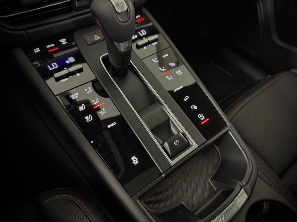 New 2025 Porsche Macan image 27