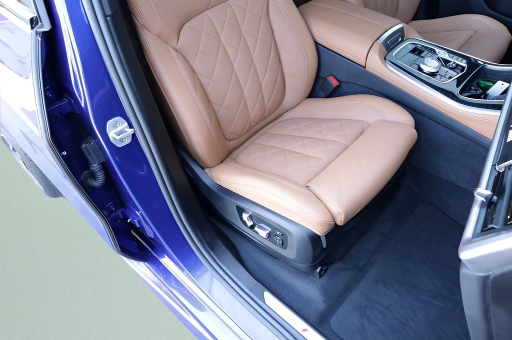 Used 2025 BMW X5 M60i AWD/4WD image 24