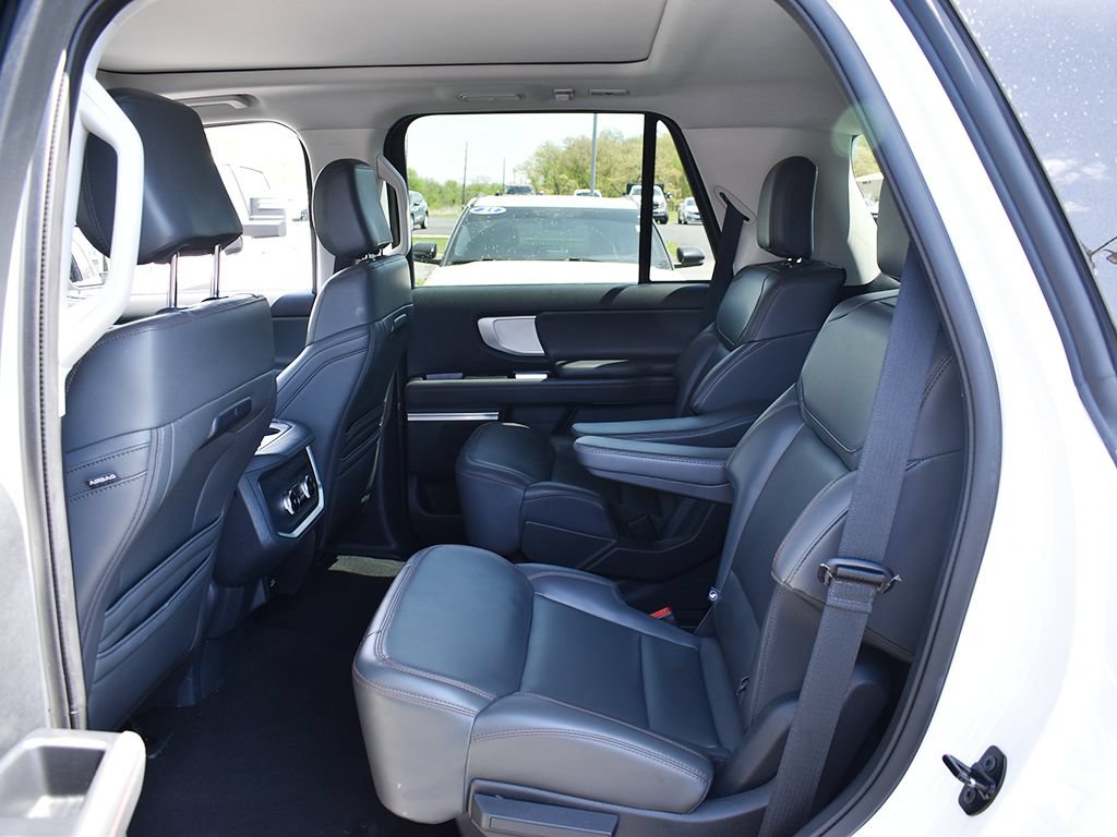 Certified 2025 Ford Expedition Active AWD/4WD image 6
