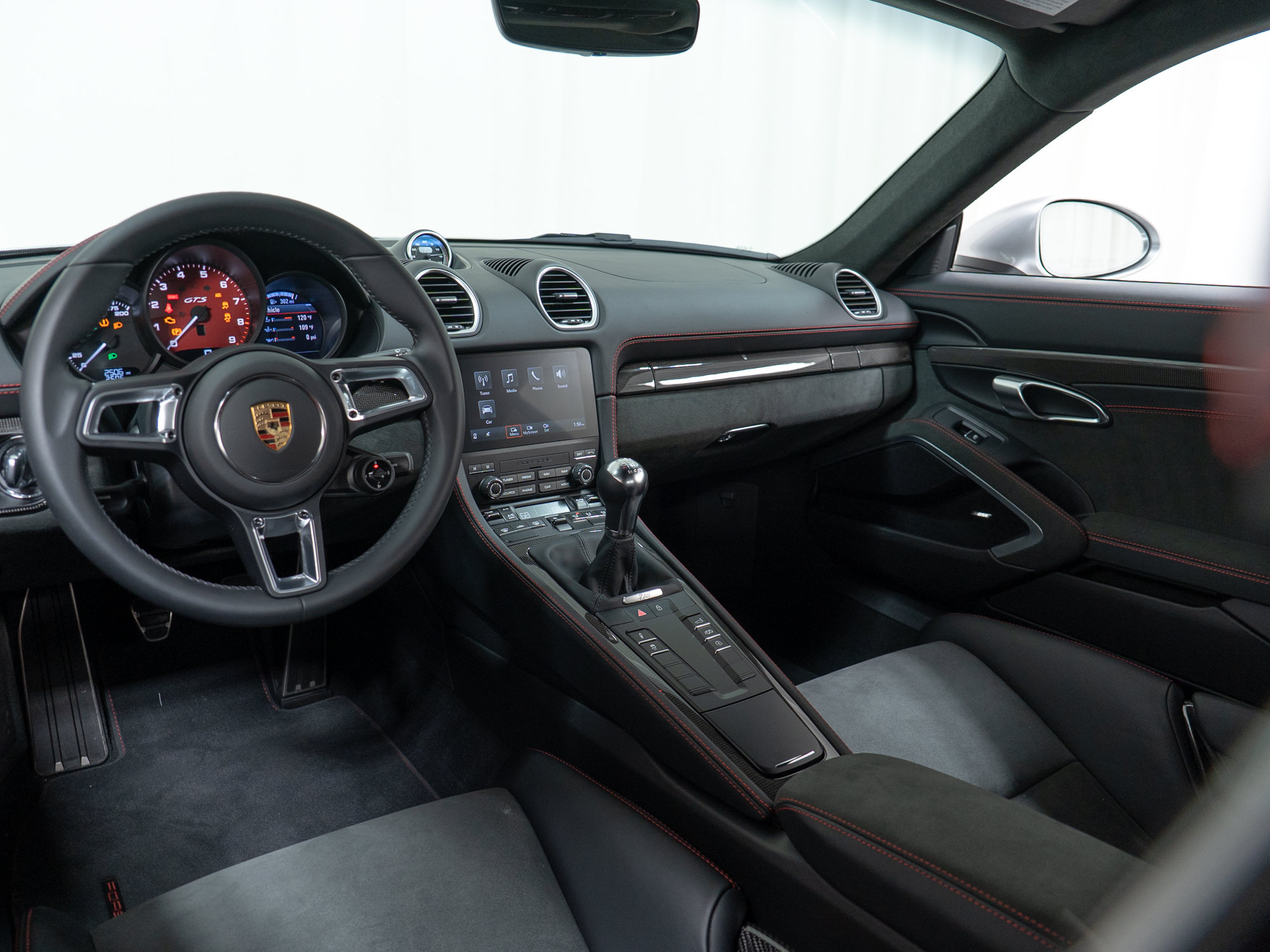 Certified 2025 Porsche 718 Cayman GTS RWD image 25