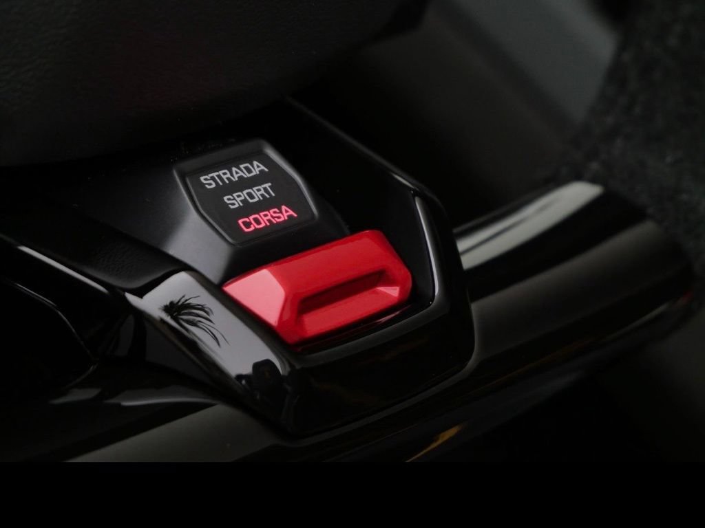 Used 2024 Lamborghini Huracan EVO AWD/4WD image 31