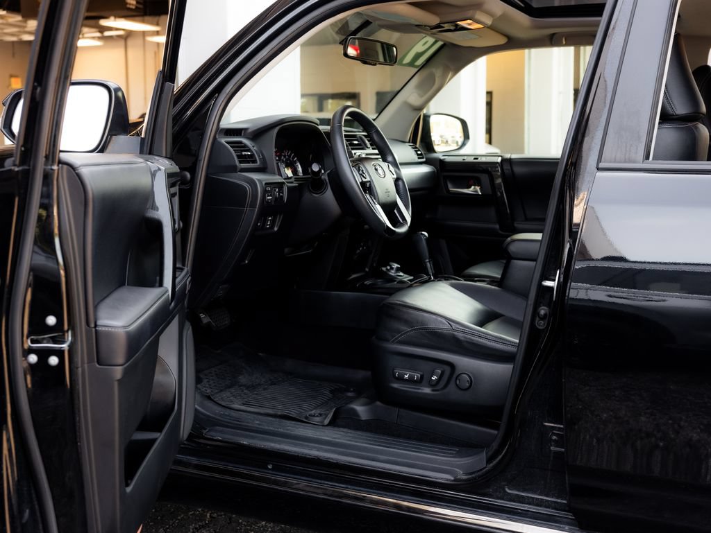 Used 2019 Toyota 4Runner Limited AWD/4WD image 31