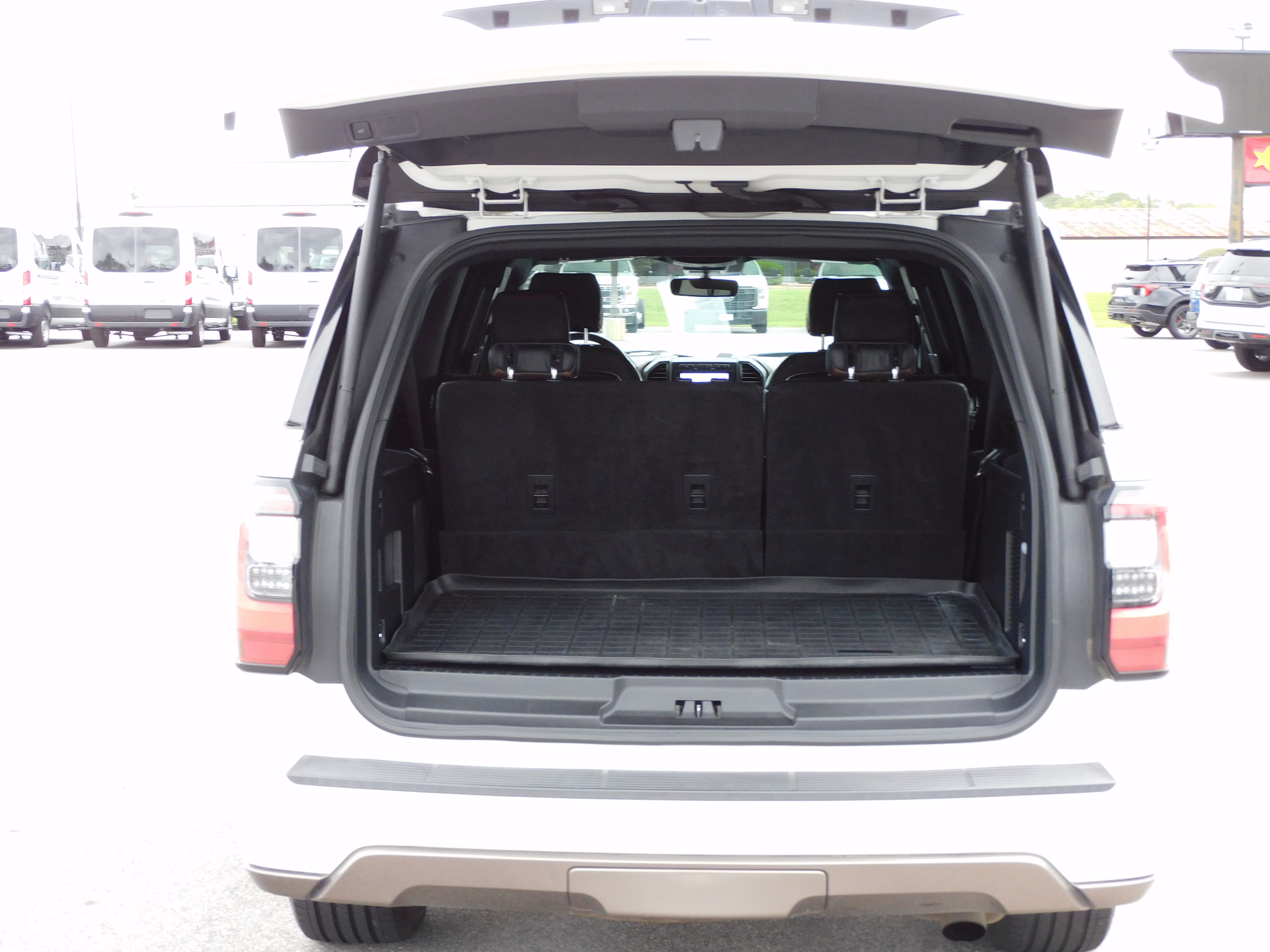 Used 2020 Ford Expedition Max King Ranch w/ Cargo Package image 7