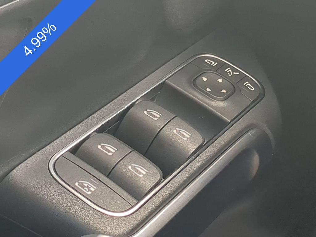 Used 2024 Mercedes-Benz EQB 300 4MATIC image 11