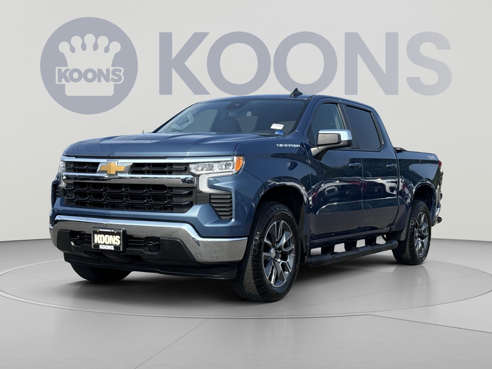 Used 2024 Chevrolet Silverado 1500 LT AWD/4WD image 1
