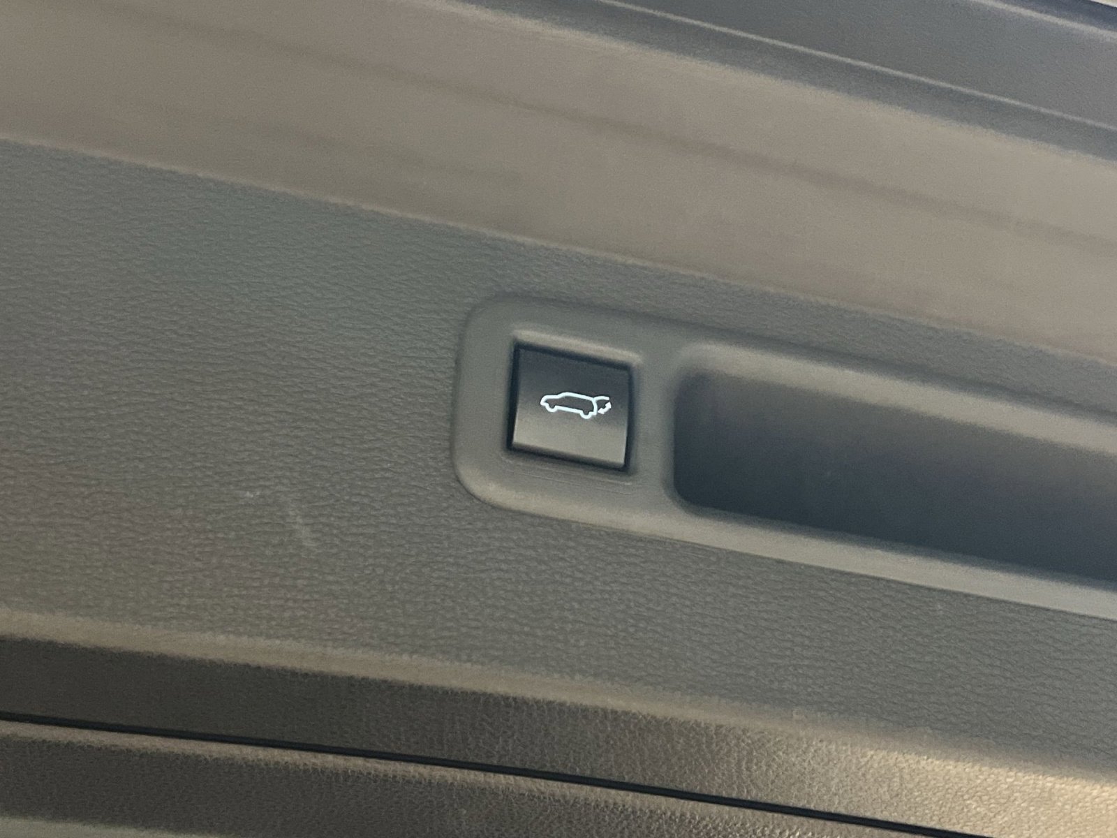 Used 2023 Toyota Highlander XLE FWD image 28