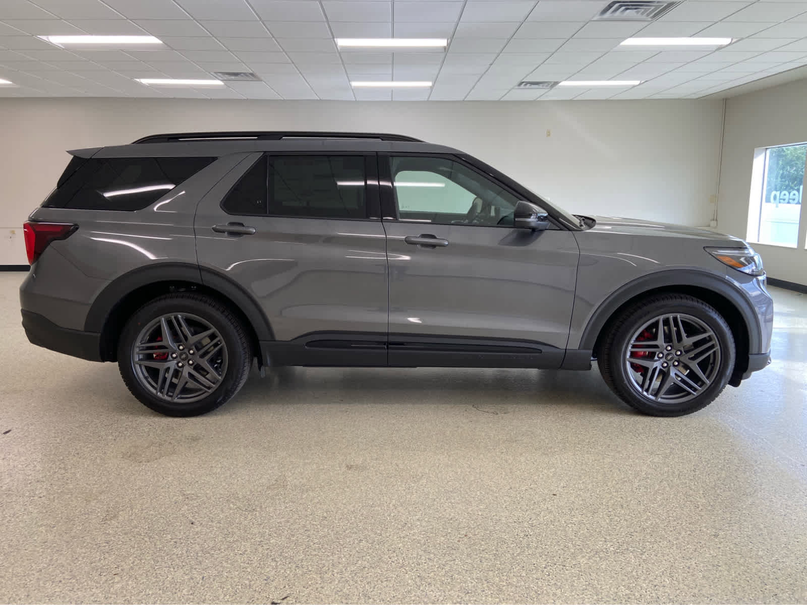New 2025 Ford Explorer ST image 4