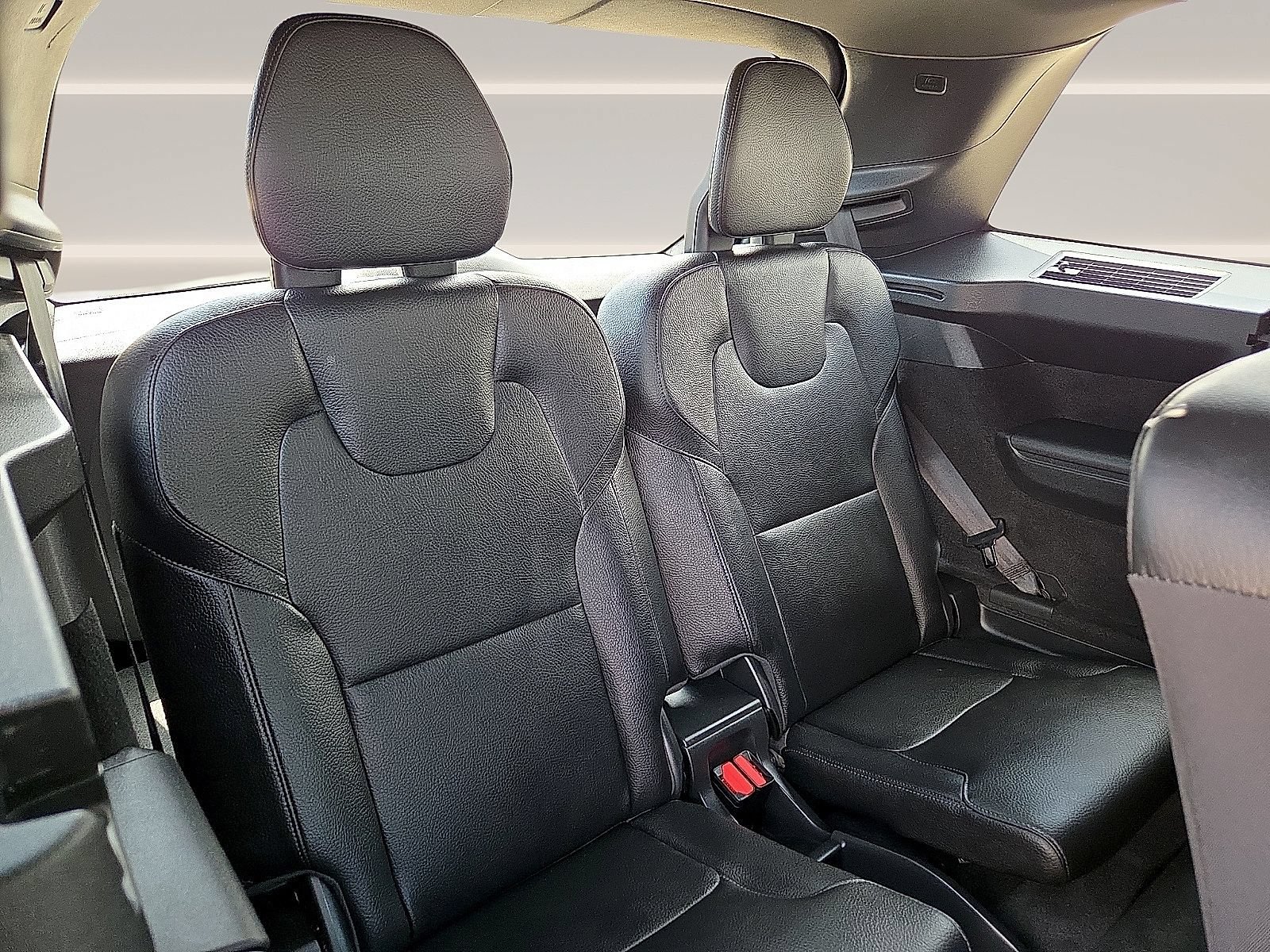 Used 2019 Volvo XC90 T6 Momentum AWD/4WD image 11