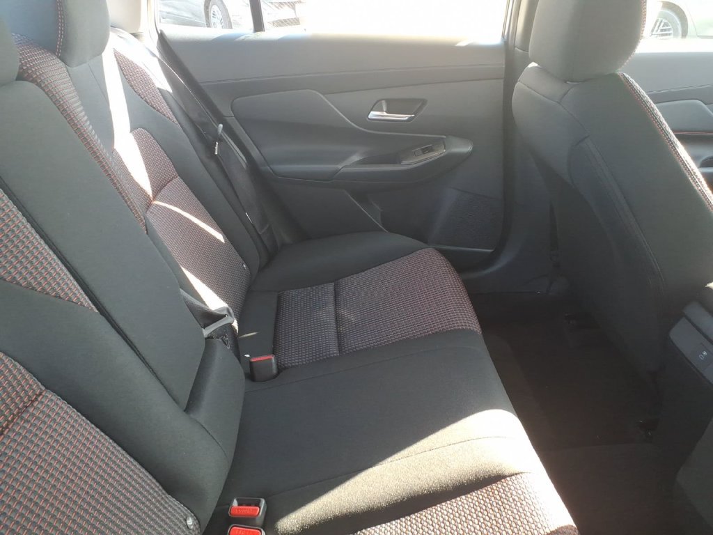 New 2026 Nissan Sentra SR w/ Floor Mat Package FWD image 7