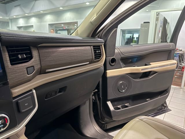 Used 2024 Ford Expedition Max Limited image 26