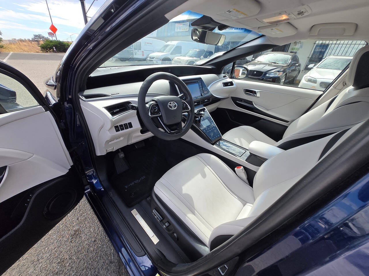 Used 2018 Toyota Mirai FWD image 22