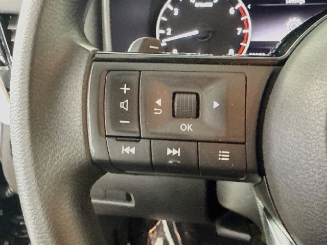 Used 2022 Nissan Rogue SV AWD/4WD image 13